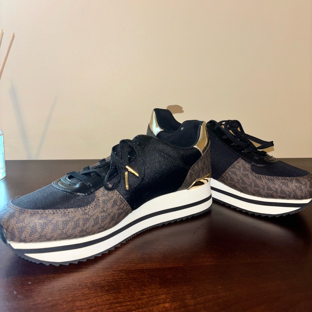 Michael Kors Monique Platform Sneaker - Picture 4 of 4